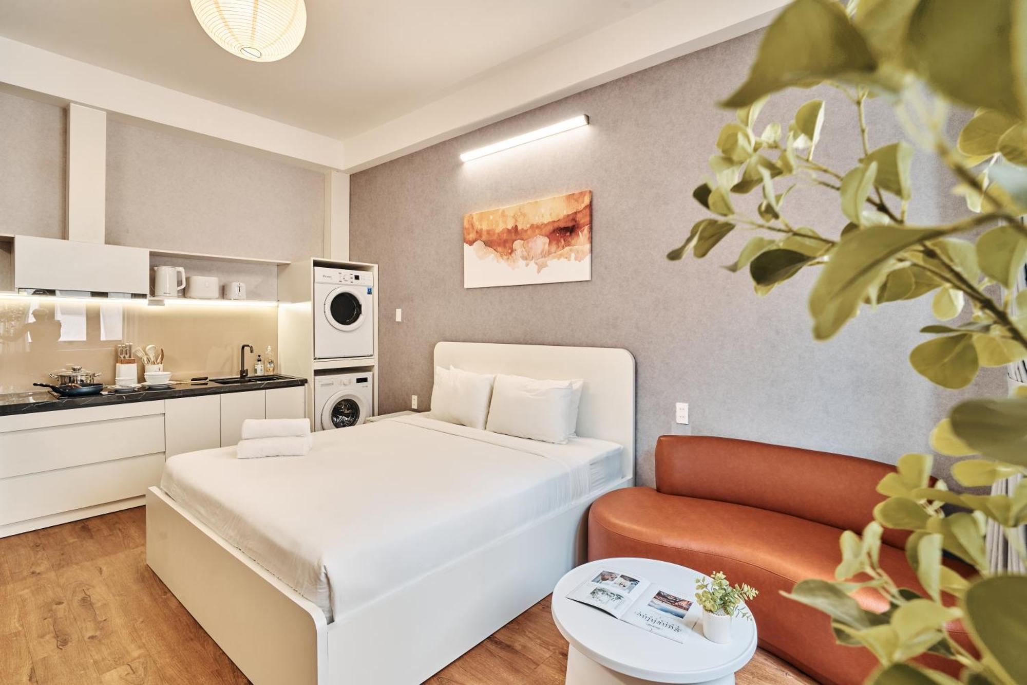 S Lux 5 Mins Walking In Ho Chi Minh City